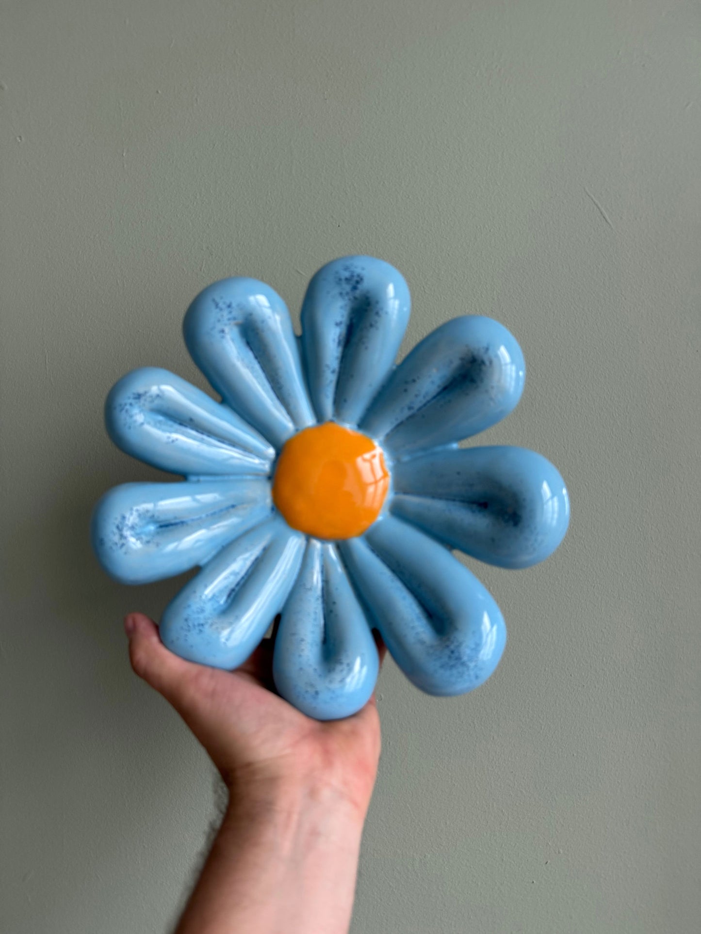 Wall Flower - Lemmikki