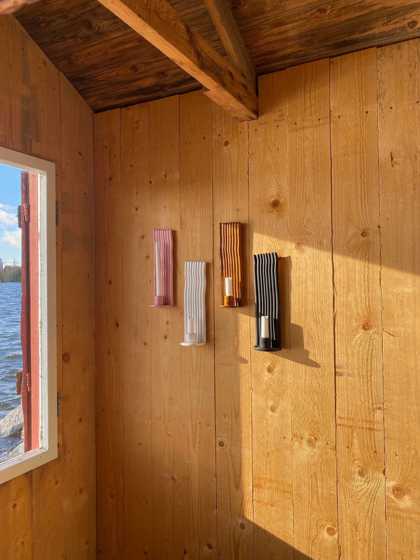 Wavy Candle Holder Glossy White model no. 2