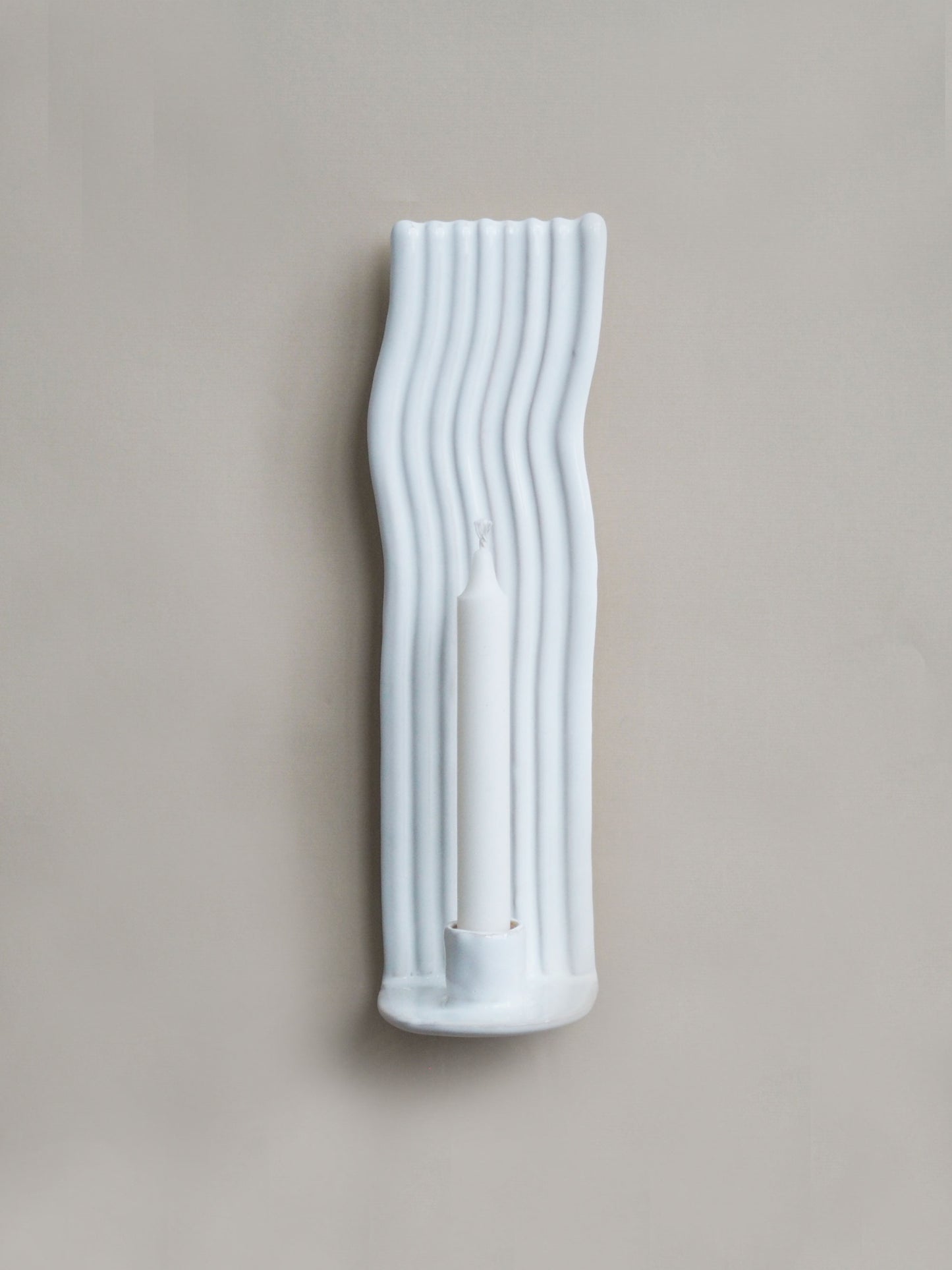 Wavy Candle Holder Glossy White model no. 1