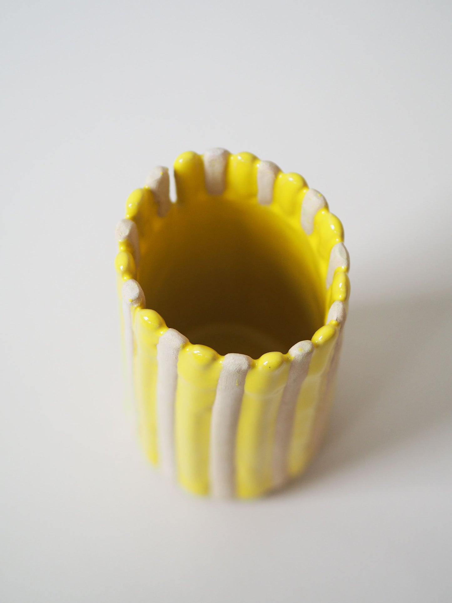 Flavor vase Yellow Stripe no. 1.1