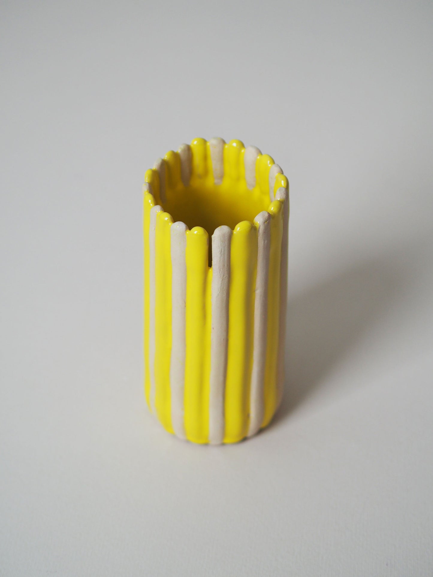 Flavor vase Yellow Stripe no. 1.1