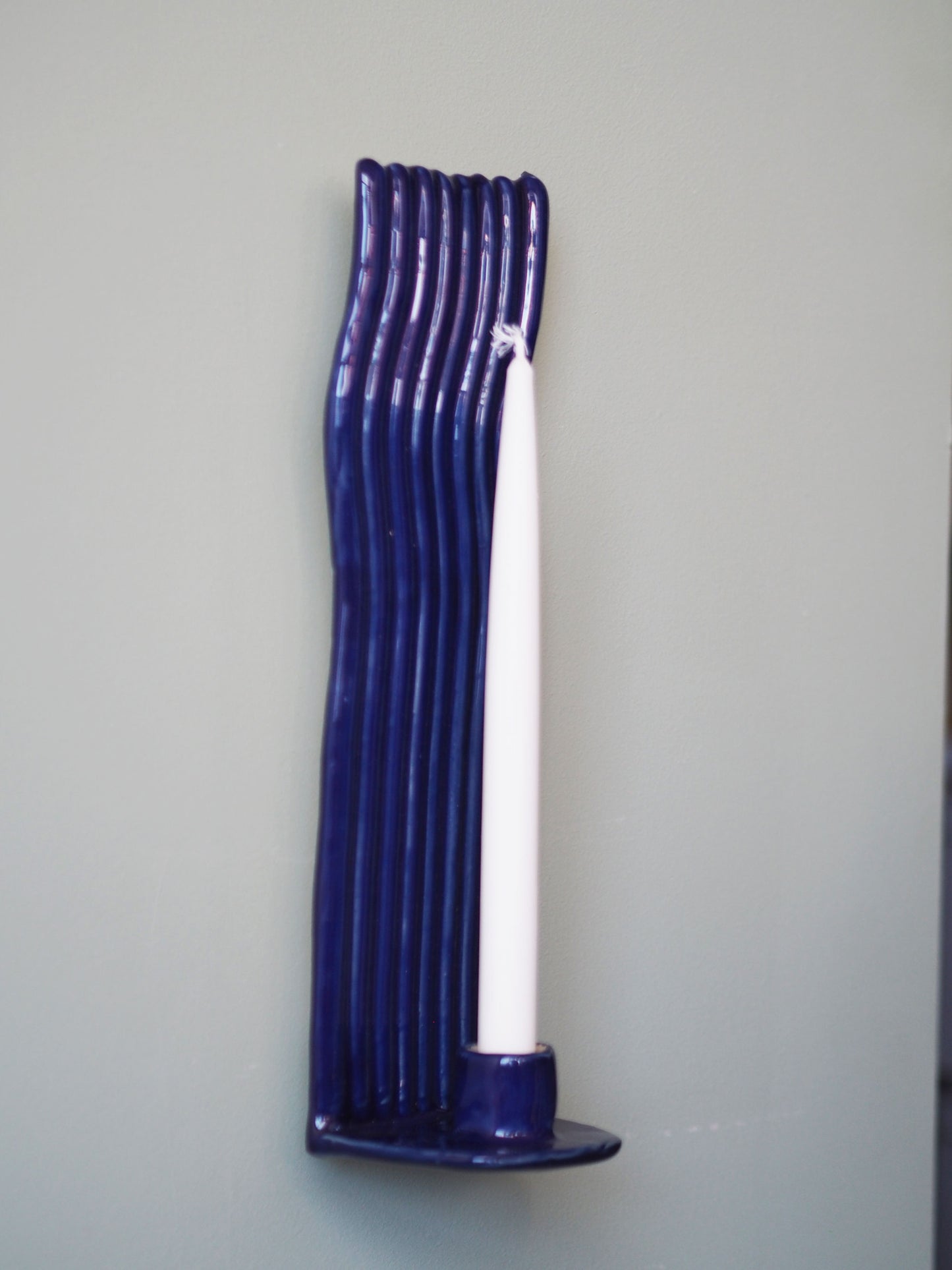 Wavy Candle Holder Dark Blue, model no 1