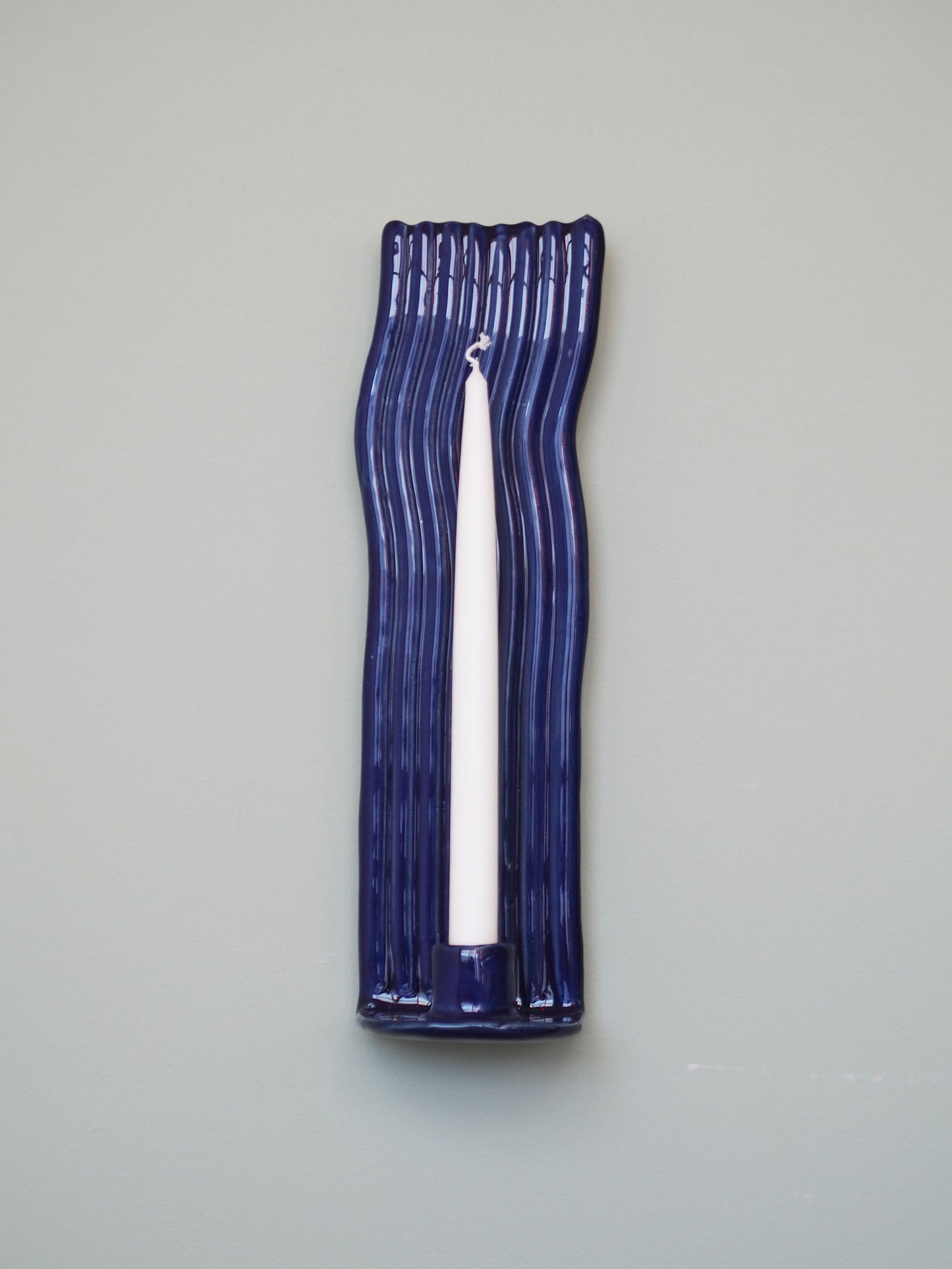 Wavy Candle Holder Dark Blue, model no 1