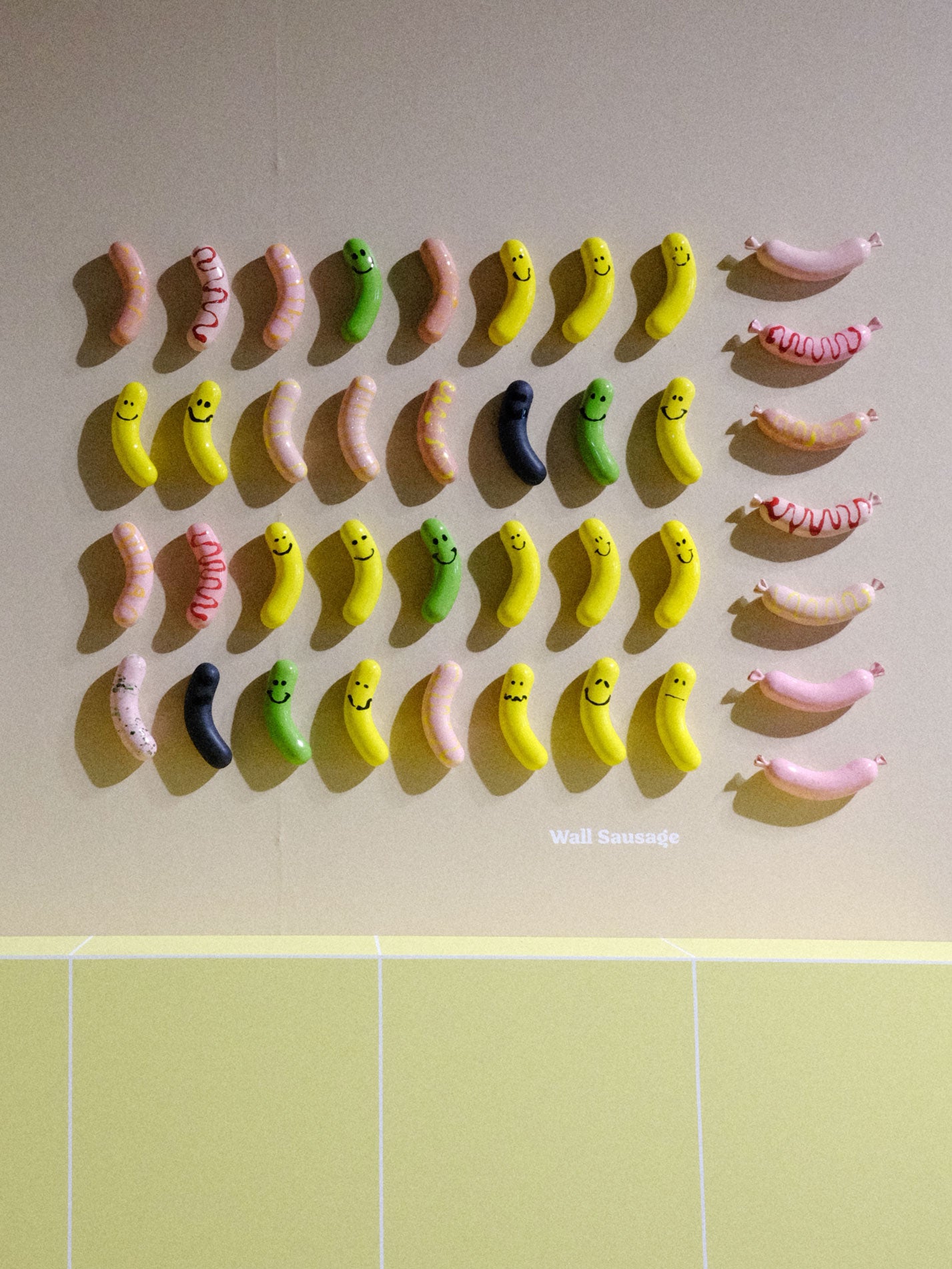 Wall Sausage - Mustamakkara no 2