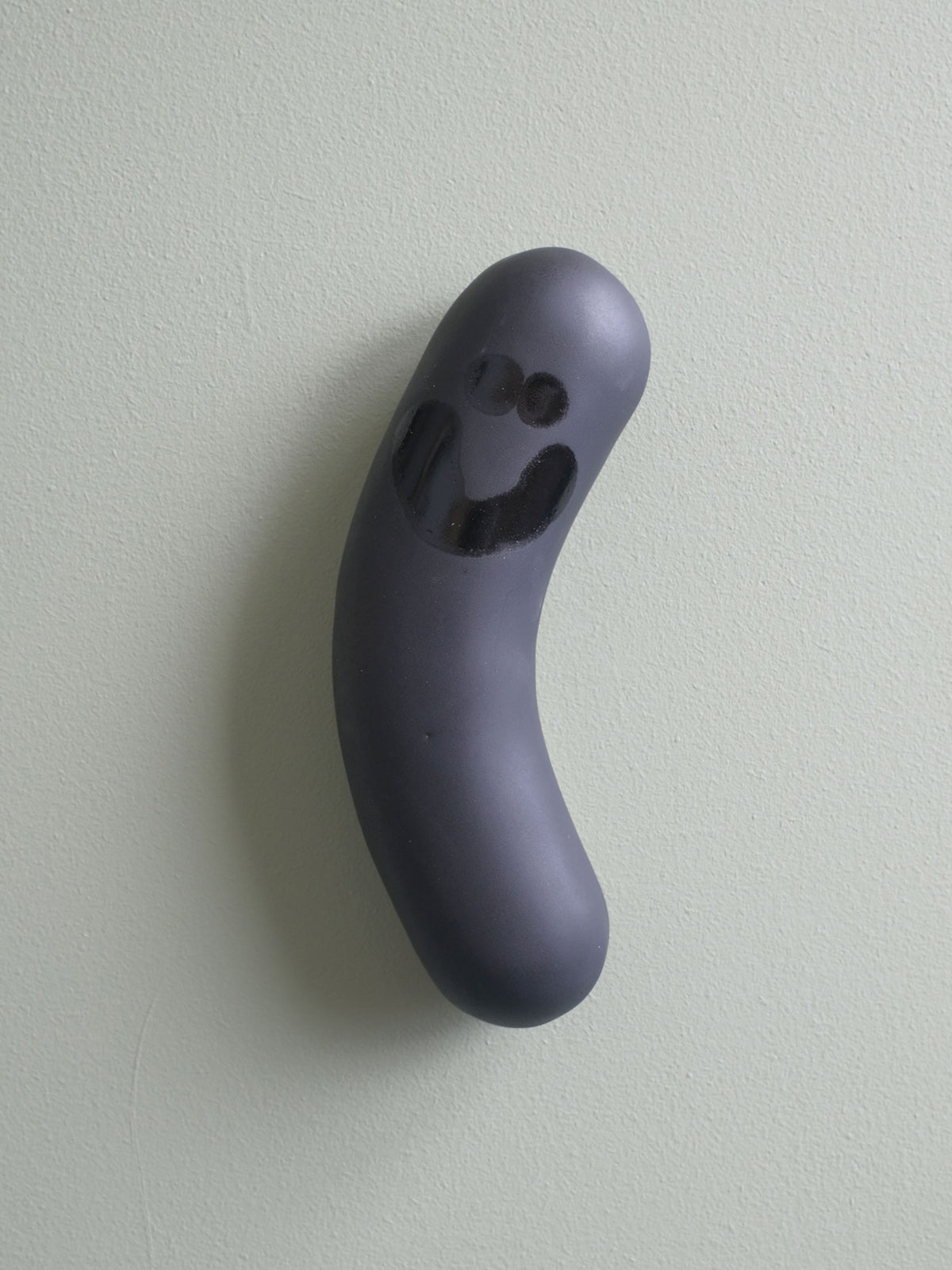 Wall Sausage - Mustamakkara Smile