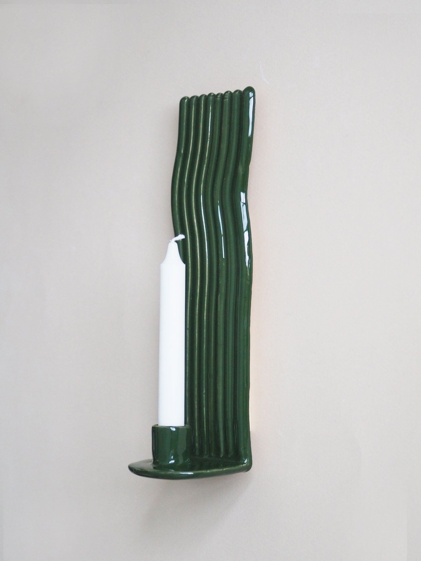 Wavy Candle Holder Forest Green, model no 1